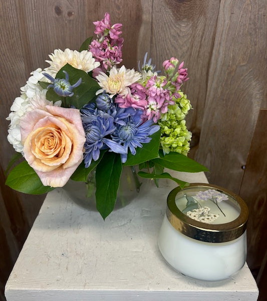 Medium Bowl Arrangement with rosy Ring Candle